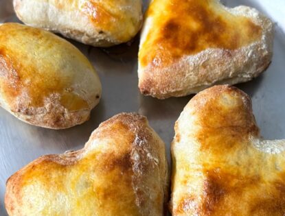 Receita de pão com 3 ingredientes para fazer com as crianças